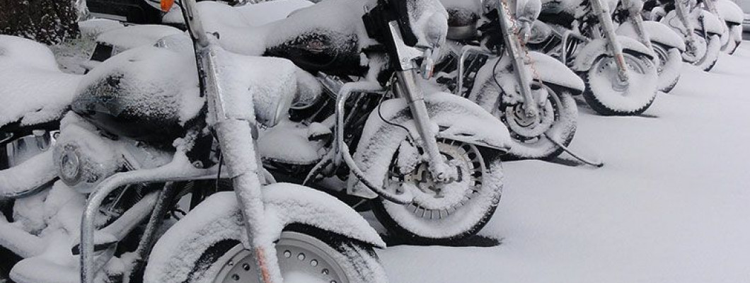 Készülj fel a télre: tippek motorkerékpár téli felkészítéséhez