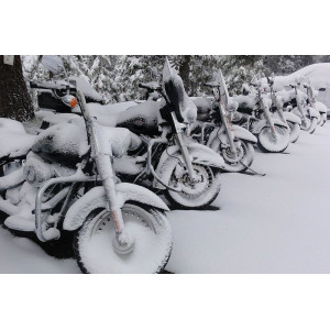 Készülj fel a télre: tippek motorkerékpár téli felkészítéséhez